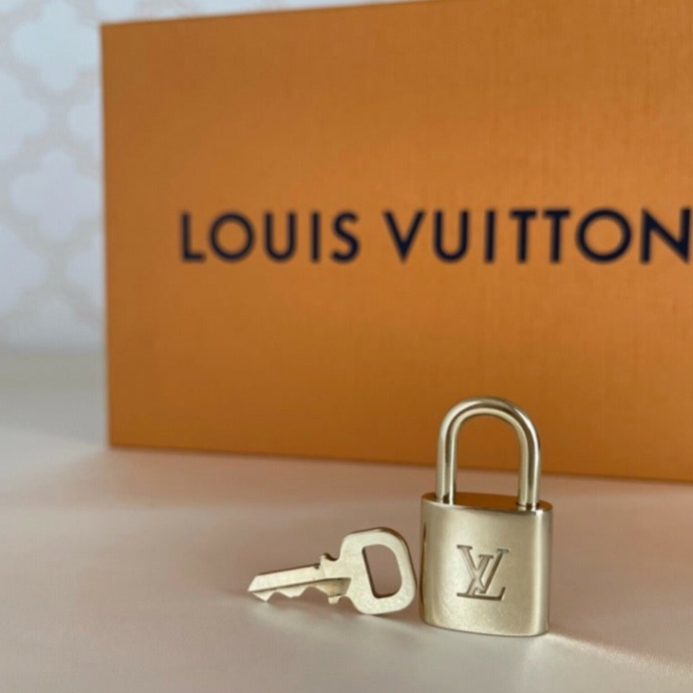 ⭐️SOLD on 9:18/23 Louis Vuitton Monogram Keepall 60 Travel Luggage Bag - Picture 3 of 17